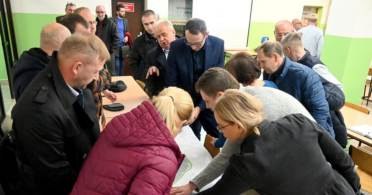 Dyskutowali o budowie farmy solarnej w Tarnobrzegu [ZDJĘCIA]
