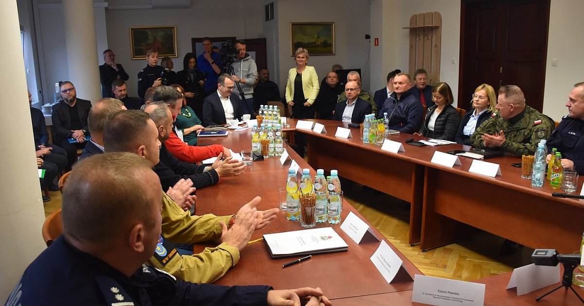 Zebranie Powiatowego Zespołu Zarządzania Kryzysowego. Rozmawiano o zagrożeniach związanych z powodzią