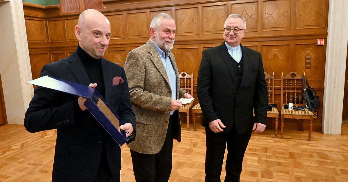 Ksiądz Marek Flis uhonorowany w Tarnobrzegu nagrodą im. Michała Marczaka