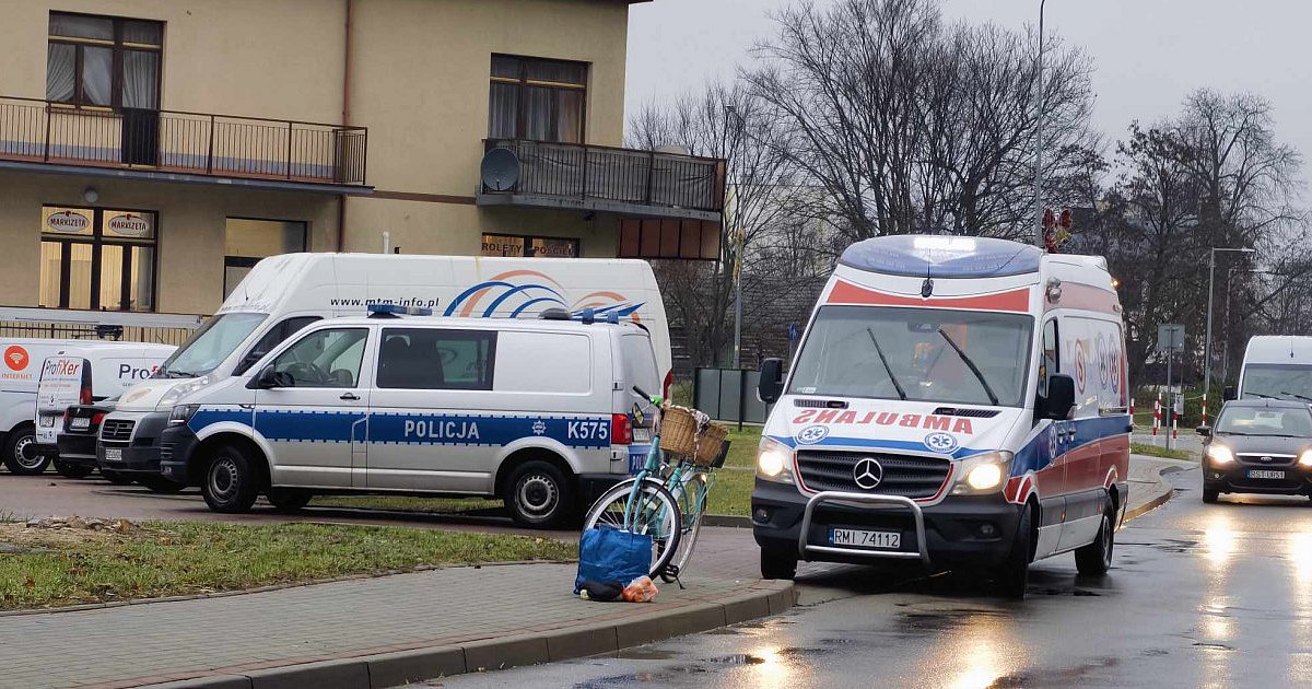 Potrącenie rowerzystki w Stalowej Woli. Kobieta trafiła do szpitala [ZDJĘCIA]