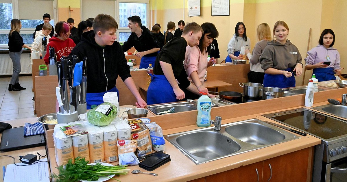 W Tarnobrzegu młodzież uczyła się przygotowywać tradycyjne potrawy [ZDJĘCIA]