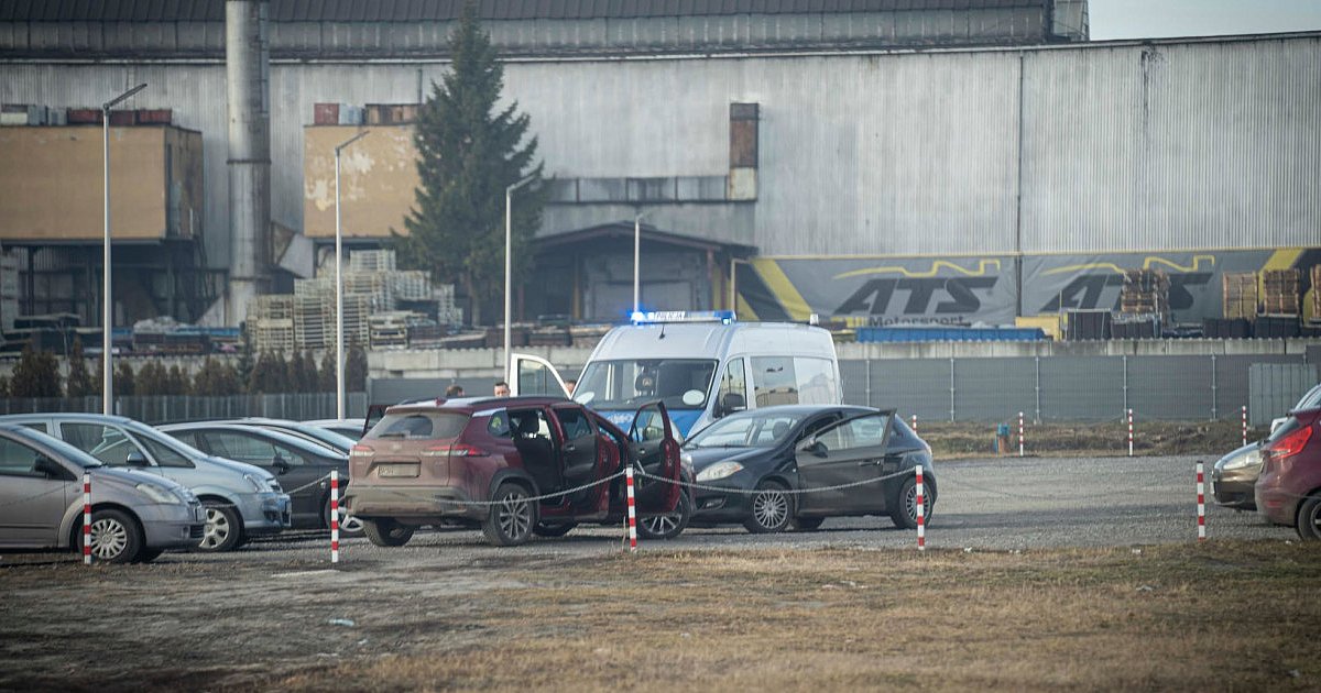 Przywłaszczył sobie samochód. Został zatrzymany przez policjanta po służbie [ZDJĘCIA]
