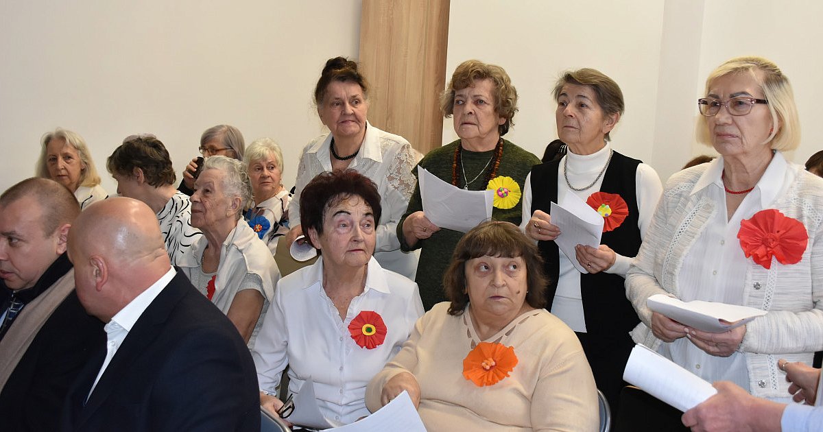 Sandomierscy seniorzy mają nową placówkę.  - Takich miejsc  powinno być coraz więcej - mówiono podczas otwarcia [ZDJĘCIA]