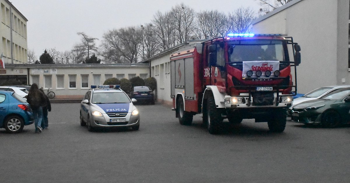 "Na terenie szkoły jest śmiercionośny gaz" - służby ratunkowe wezwane do tarnobrzeskiego liceum