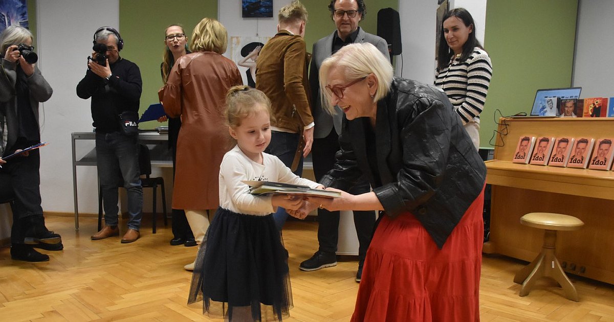 Czytelnicy roku nagrodzeni. Rekordzista wypożyczył ponad 600 książek [ZDJĘCIA]