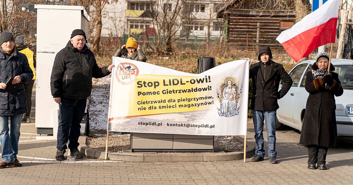 Fala protestów przed sklepami Lidl [ZDJĘCIA]