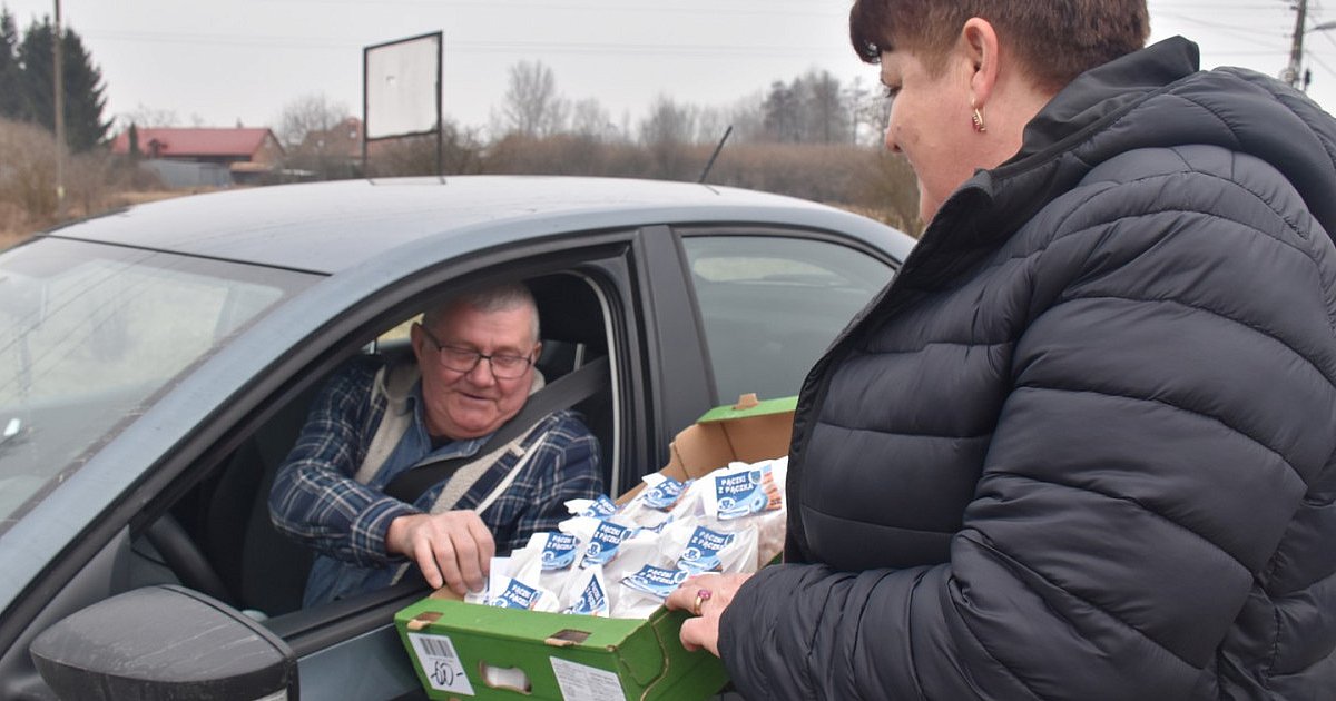 W Pączku Gorzyckim rozdawane były... pączki. Ponadto kiermasz przygotowała Szkoła Podstawowa nr 1 w Gorzycach [ZDJĘCIA]
