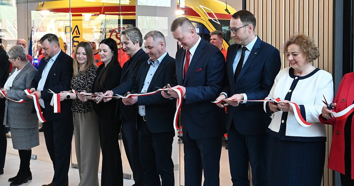 Uczelnia jak marzenie. W Tarnobrzegu otwarto nową siedzibę Państwowej Akademii Nauk Stosowanych [FOTO]