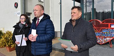 Podwyżka dla dyrektora i redukcja etatów. Radni PiS o szpitalu     -220552