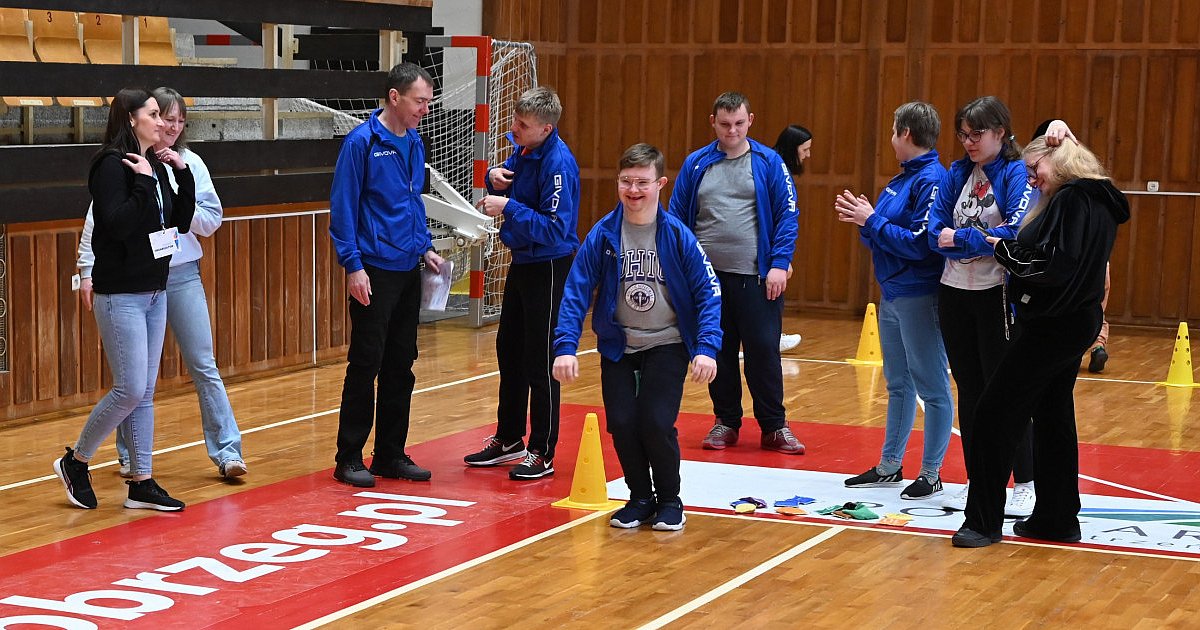 Uczniowie szkół specjalnych rywalizowali w ramach "Niebieskich Igrzysk" w Tarnobrzegu [ZDJĘCIA]