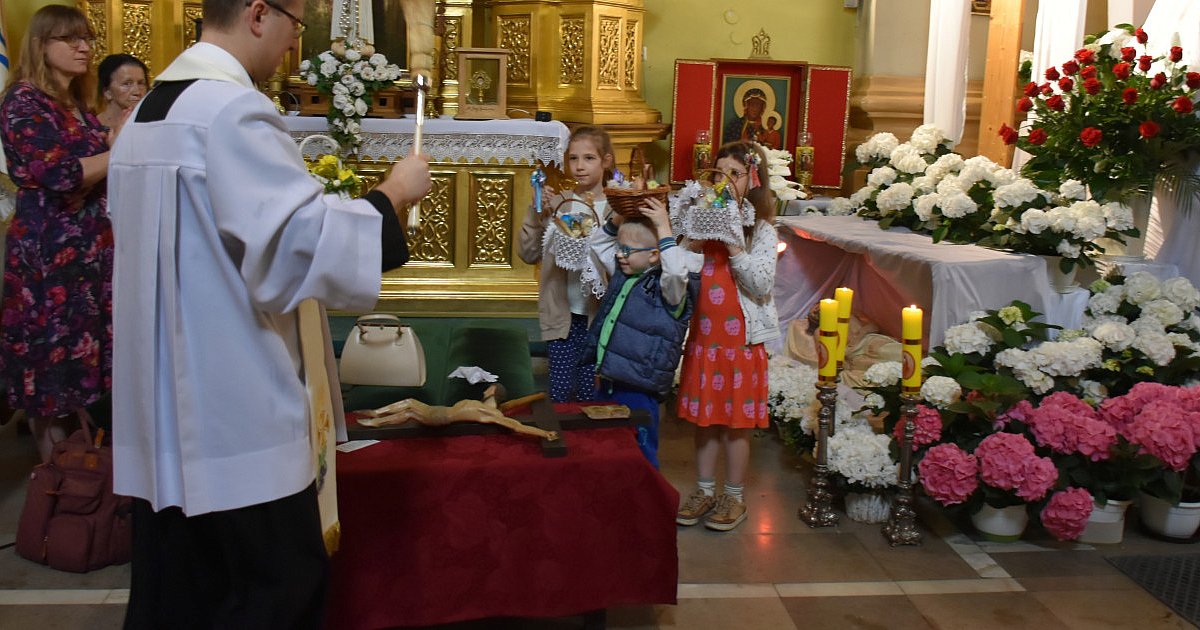 Święcenie pokarmów w sandomierskich kościołach [ZDJĘCIA]
