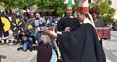 Bolesław Chrobry ukoronowany! Widowiskowa inscenizacja w Sandomierzu -221686