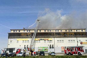 Ogromny pożar w Stalowej Woli. Ewakuowano 27 osób-221751