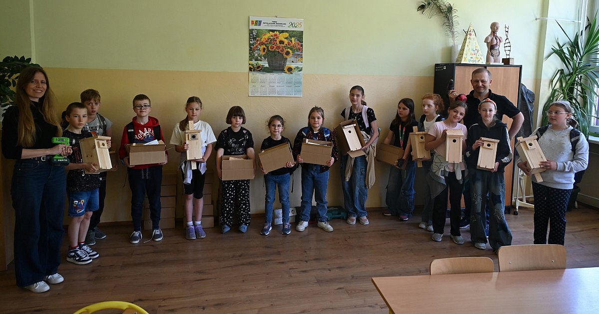 Uczniowie Szkoły Podstawowej nr 10 w Tarnobrzegu wykonywali budki dla ptaków [ZDJĘCIA]