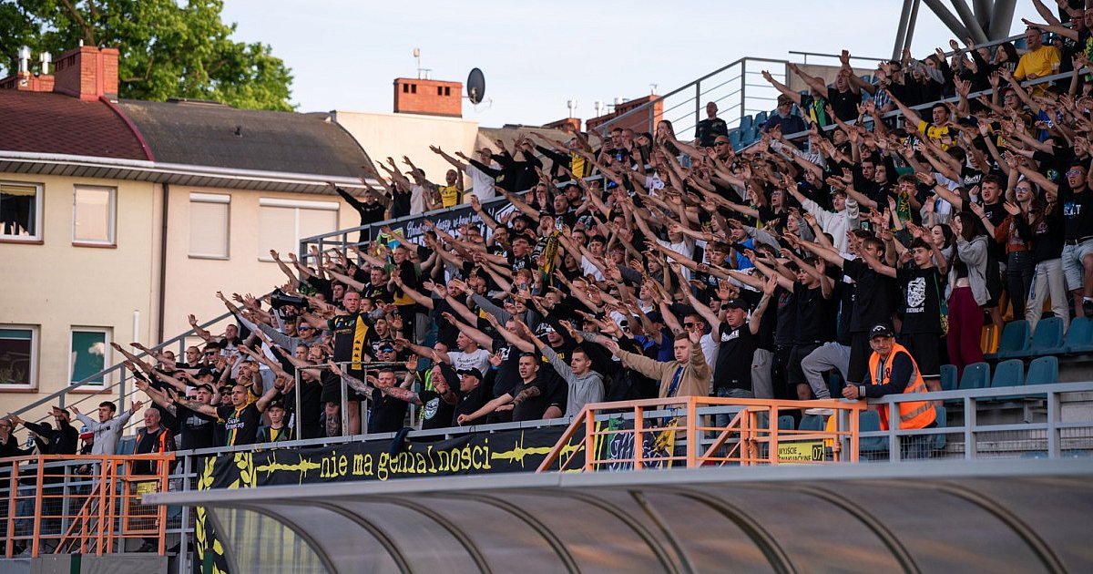 Zdjęcia z trybun z meczu Siarka Tarnobrzeg - Stal Gorzyce [FOTO]