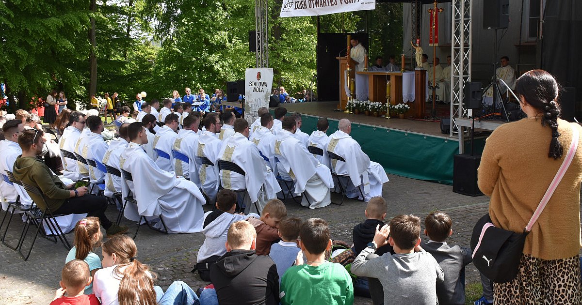 Furta szeroko otwarta. Tłumy w sandomierskim seminarium [ZDJĘCIA]