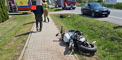 Zderzenie osobówki z motocyklem na drodze krajowej nr 77 [ZDJĘCIA]-221800