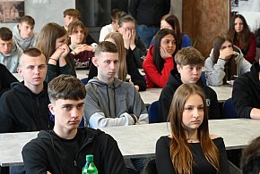 Ruszył program "Bądź bohaterem, nie hejterem" w tarnobrzeskich szkołach [FOTO]-222011
