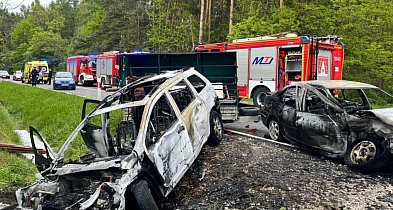 Dramatyczne sceny na DK79. Auta stanęły w płomieniach. Na miejscu lądowało LPR-222024