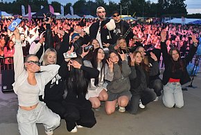 Łobuzy na Dniach Połańca. Fantastyczny koncert! Pod sceną bawiły się tłumy [FOTO]-222041