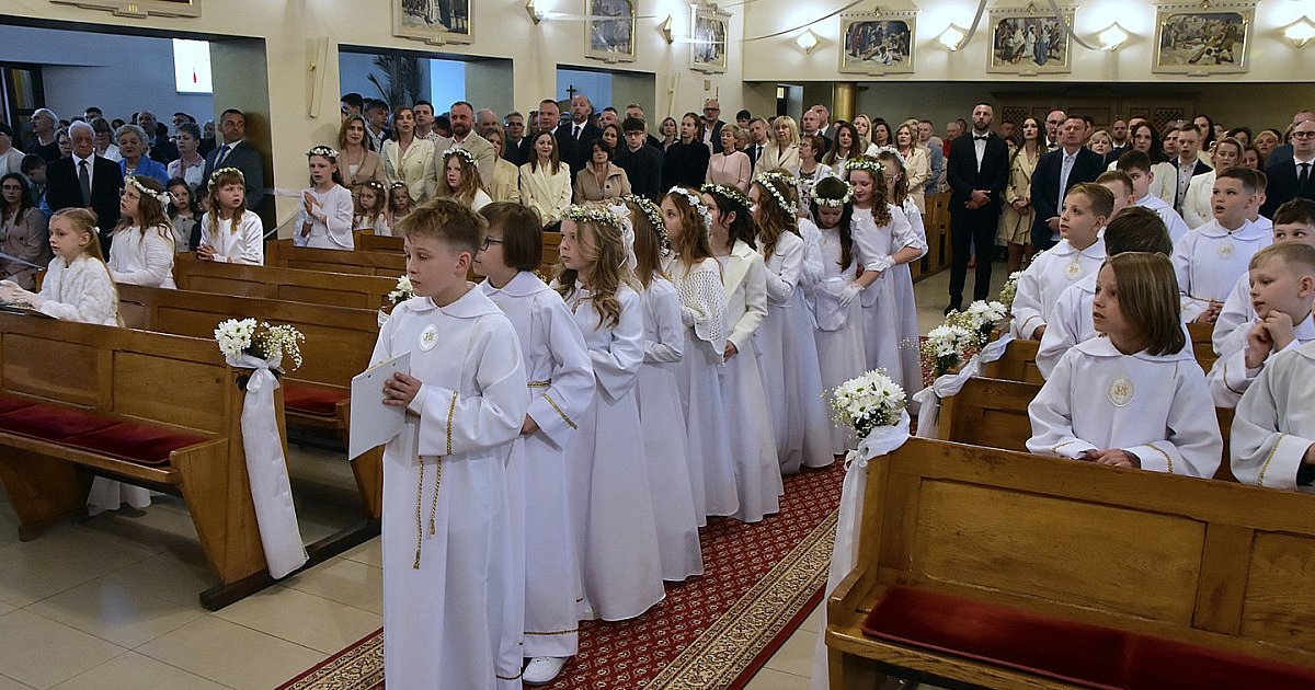 Pierwsza Komunia Święta w parafii Chrystusa Króla w Tarnobrzegu [ZDJĘCIA]
