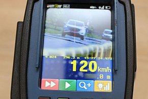 Pędził przez Alfredówkę 120 km/h. Mieszkaniec Sandomierza surowo ukarany-222139