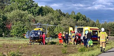 Troje dzieci rannych w wypadku w Durdach, konieczne było wezwanie śmigłowca LPR-222214
