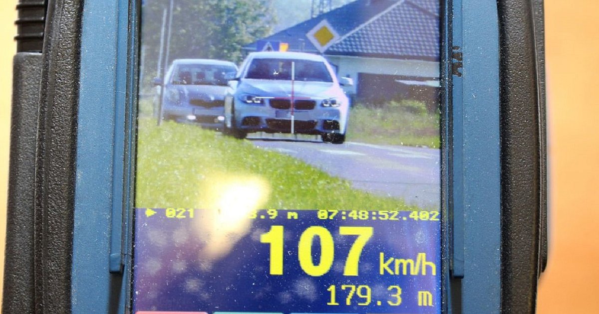 19-latek pędził bmw przez Gorzyce ponad 100 km/h. Został surowo ukarany