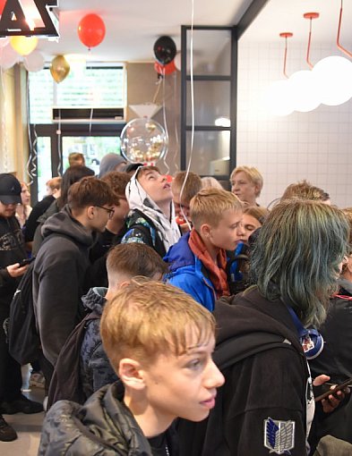 Tłumy na otwarciu KFC w Tarnobrzegu. Zobacz, jak wygląda lokal [ZDJĘCIA]-222607