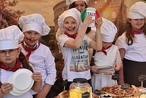 Kulinarna podróż przez świat. Niezwykły Dzień Rodziny w Ossolinie [ZDJĘCIA]-222675