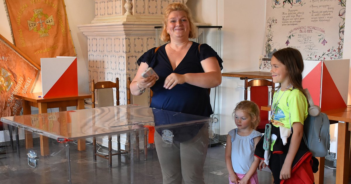 Sandomierz: II tura wyborów prezydenckich przebiega spokojnie. Nieco wyższa frekwencja niż dwa tygodnie temu [ZDJĘCIA]