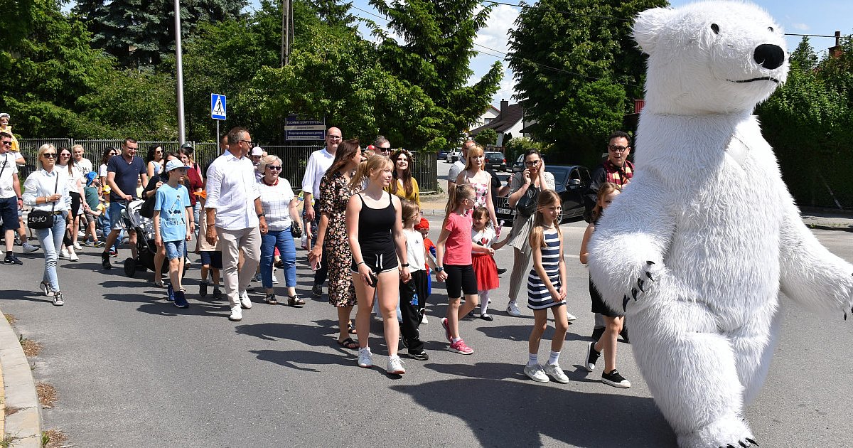 Sandomierz świętuje Dzień Dziecka - bajkowy pochód i wspólna zabawa [ZDJĘCIA]