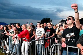 Dni Tarnobrzega 2025 - Cugowski i Sarsa porwali publiczność do zabawy [ZDJĘCIA]-222686