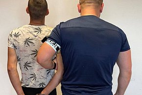 Auto pełne narkotyków. Zatrzymano kierowcę i trzech pasażerów-222736