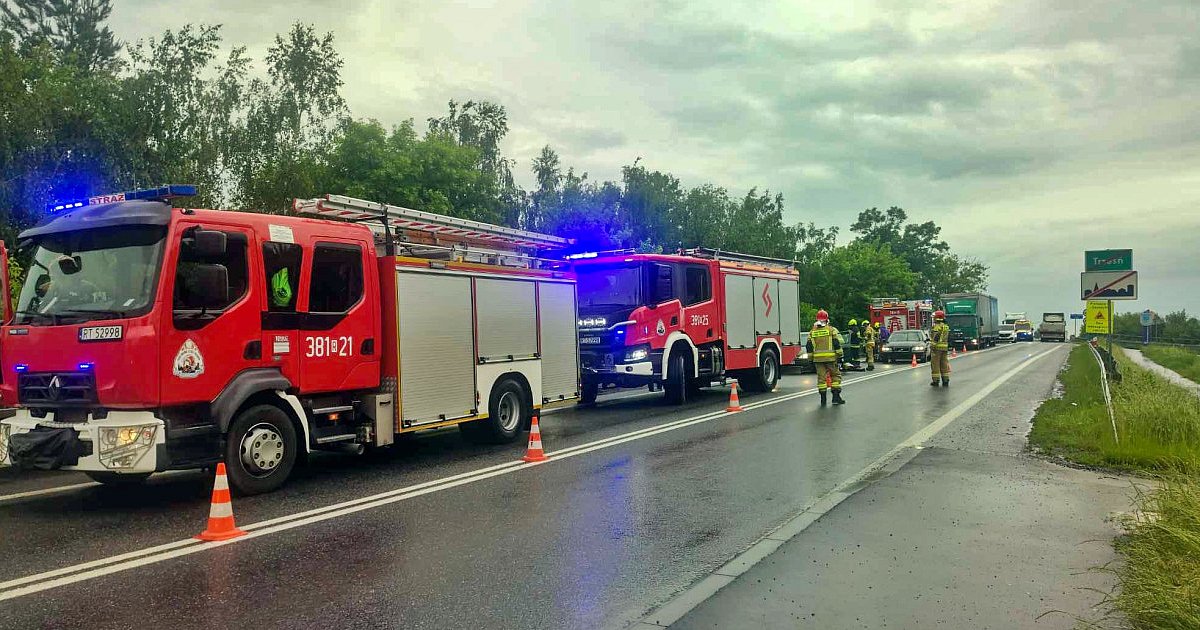 Wypadek drogowy w Trześni - dwie osoby w szpitalu