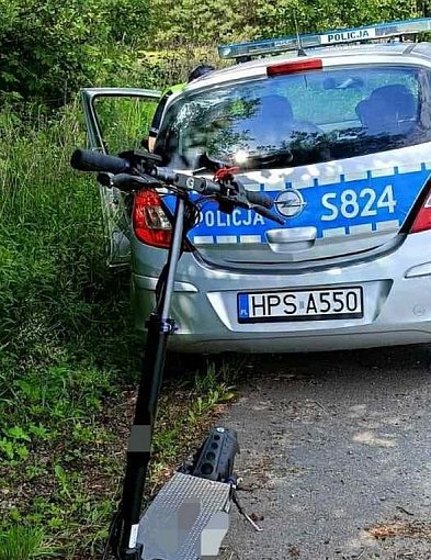 Jechał hulajnogą, mając prawie dwa promile. Dostał 2,5 tys. zł mandatu-222773
