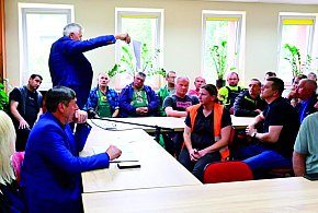 Burmistrz kontra pracownicy [Czytaj w gazecie]-222816