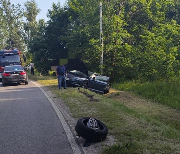 Groźny wypadek na drodze wojewódzkiej w pow. staszowskim [ZDJĘCIA]-222825