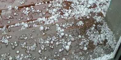 Zerwane dachy, połamane drzewa i grad jak piłki. Dramatyczna noc pod Sandomierzem!-222853