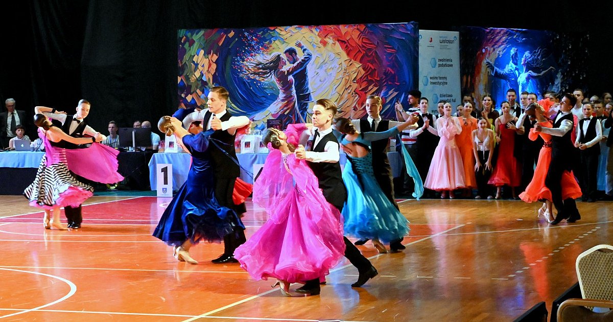 Samba zamieniła halę MOSiR w Tarnobrzegu w taneczną arenę. Zobaczcie jak prezentowali się tancerze [ZDJĘCIA]