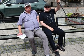 Ławeczki z przesłaniem – Sandomierz oddaje hołd literaturze-223006