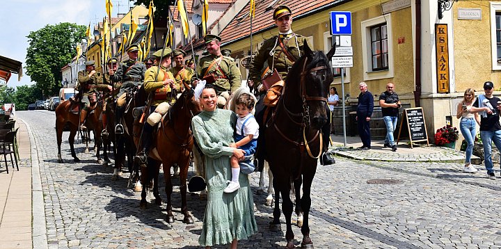 W barwach 14 Pułku – uroczystości w Sandomierzu-223046