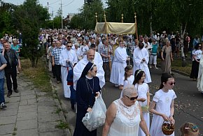 Nie wszyscy o tym wiedzą. Czy udział w procesji Bożego Ciała to obowiązek?-223195