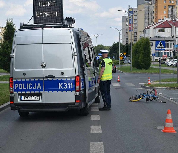 Potrącenie rowerzystki w Tarnobrzegu. Do wypadku doszło na pasach [ZDJĘCIA]-223205