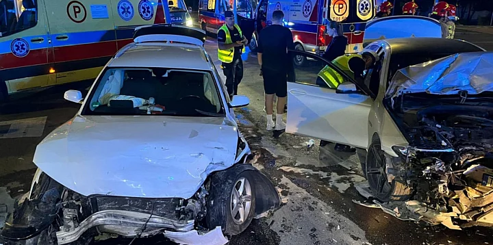 Groźny wypadek w centrum Sandomierza z udziałem...-223210
