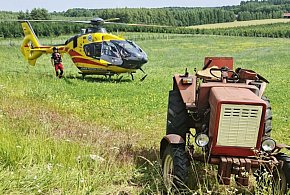 Tragedia w pow. staszowskim. Ciągnik przygniótł 65-latka. Mężczyzna nie żyje [FOTO-223319