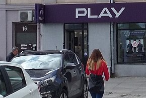 Play na celowniku UOKiK. Chodzi o pieniądze ściągane z kont klientów-223339