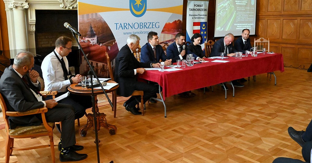 "Kolej na kolej" staje się w Tarnobrzegu realną szansą. Na konferencji w Zamku Tarnowskich padły ważne deklaracje