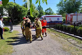 Dramat pod Staszowem. Trzy osoby zasłabły podczas prac w studzience kanalizacyjnej-223365