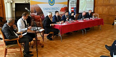 "Kolej na kolej" staje się w Tarnobrzegu realną szansą. Padły ważne deklaracje-223375